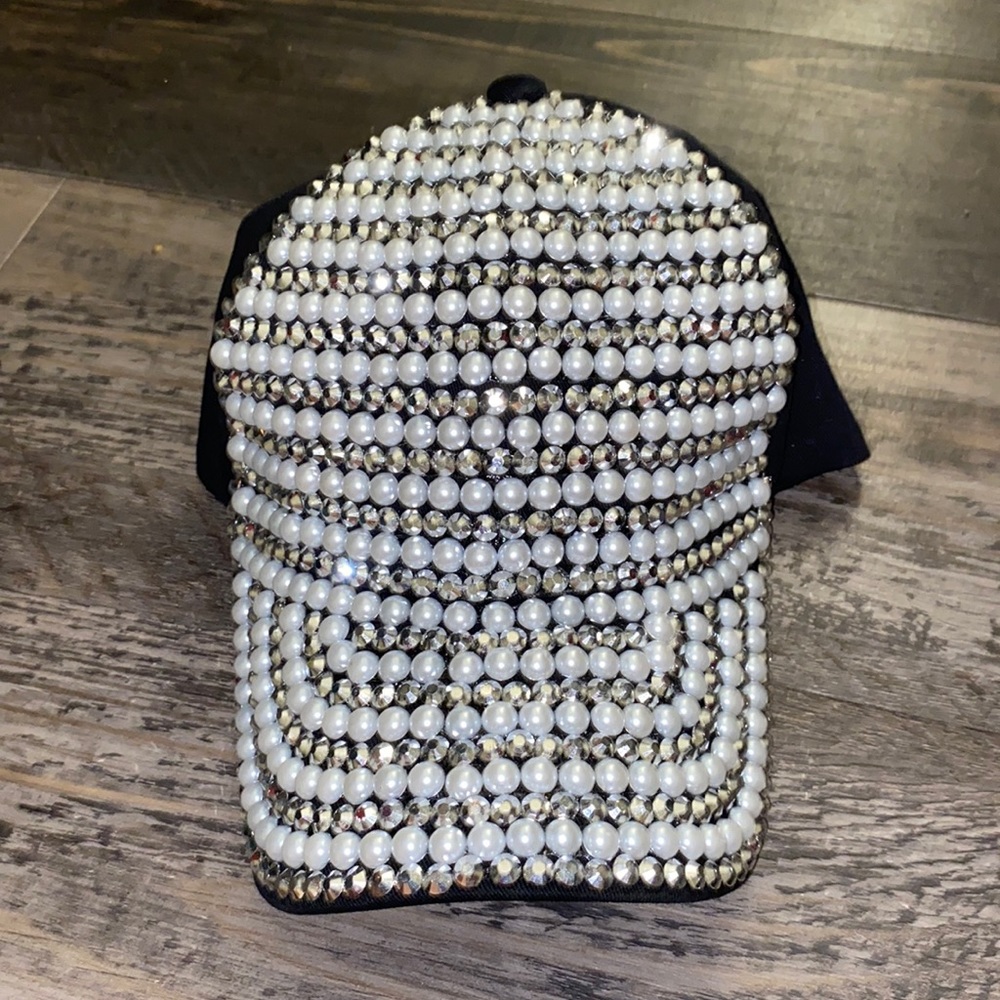 Pearl diamond baseball cap